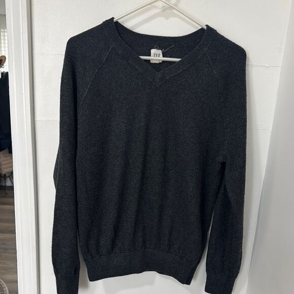 GAP Wool Cashmere V Neck Sweater Size Medium - Picture 1 of 8